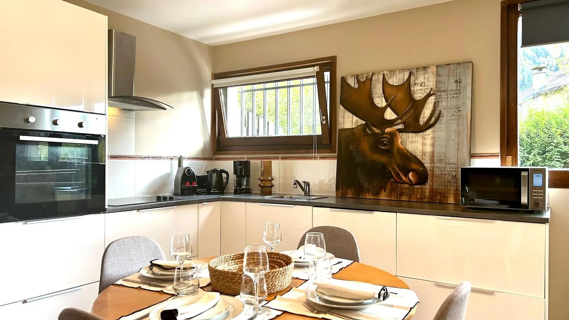 Appartement Style Chalet Avec Grande Terrasse Et Parking Prive Chamonix 0*,  Francia